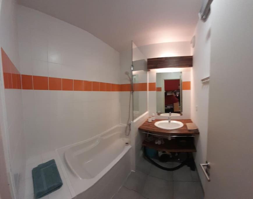 Appartement Du Chamois Roux, Dans Residence De Tourisme 3 Etoiles Lourdes Exterior foto